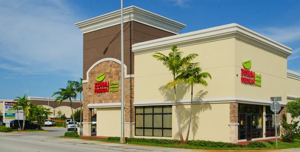 Zona Fresca, Pompano Beach, FL store.
Photo by Robert Giordano, Design215.com